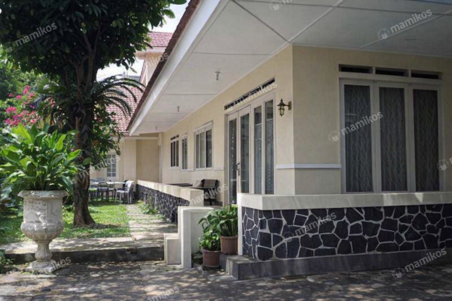 Rumah Sertifikat SHM 5 Kamar Tidur 3 Kamar Mandi Cilandak Jakarta Selatan - Photo 2