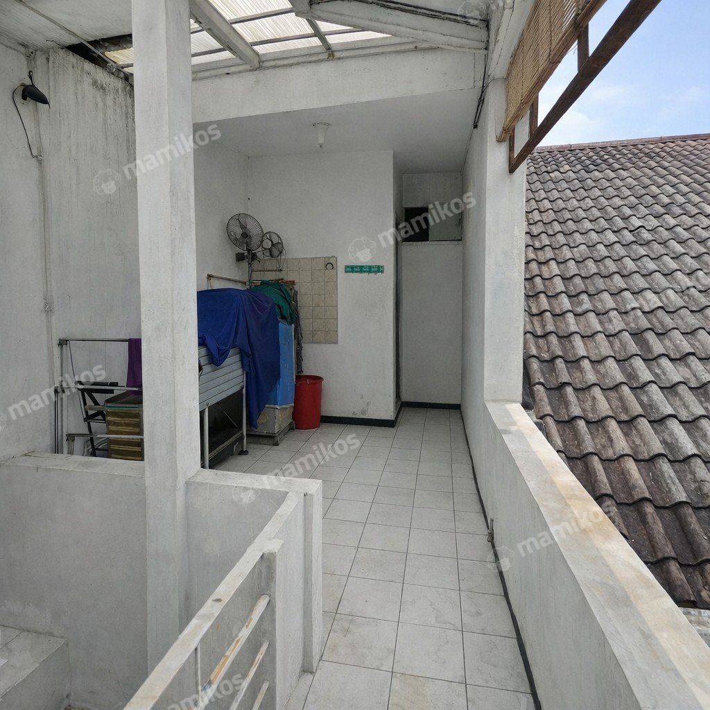 Rumah Sertifikat SHM 3 Kamar Tidur 3 Kamar Mandi Lebak Bulus Jakarta Selatan - Photo 4