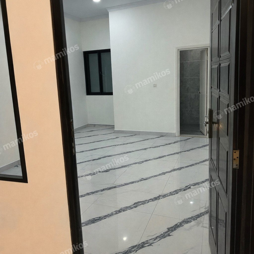 Rumah Sertifikat SHM 4 Kamar Tidur 4 Kamar Mandi Tanjung Duren Jakarta Barat - Photo 5