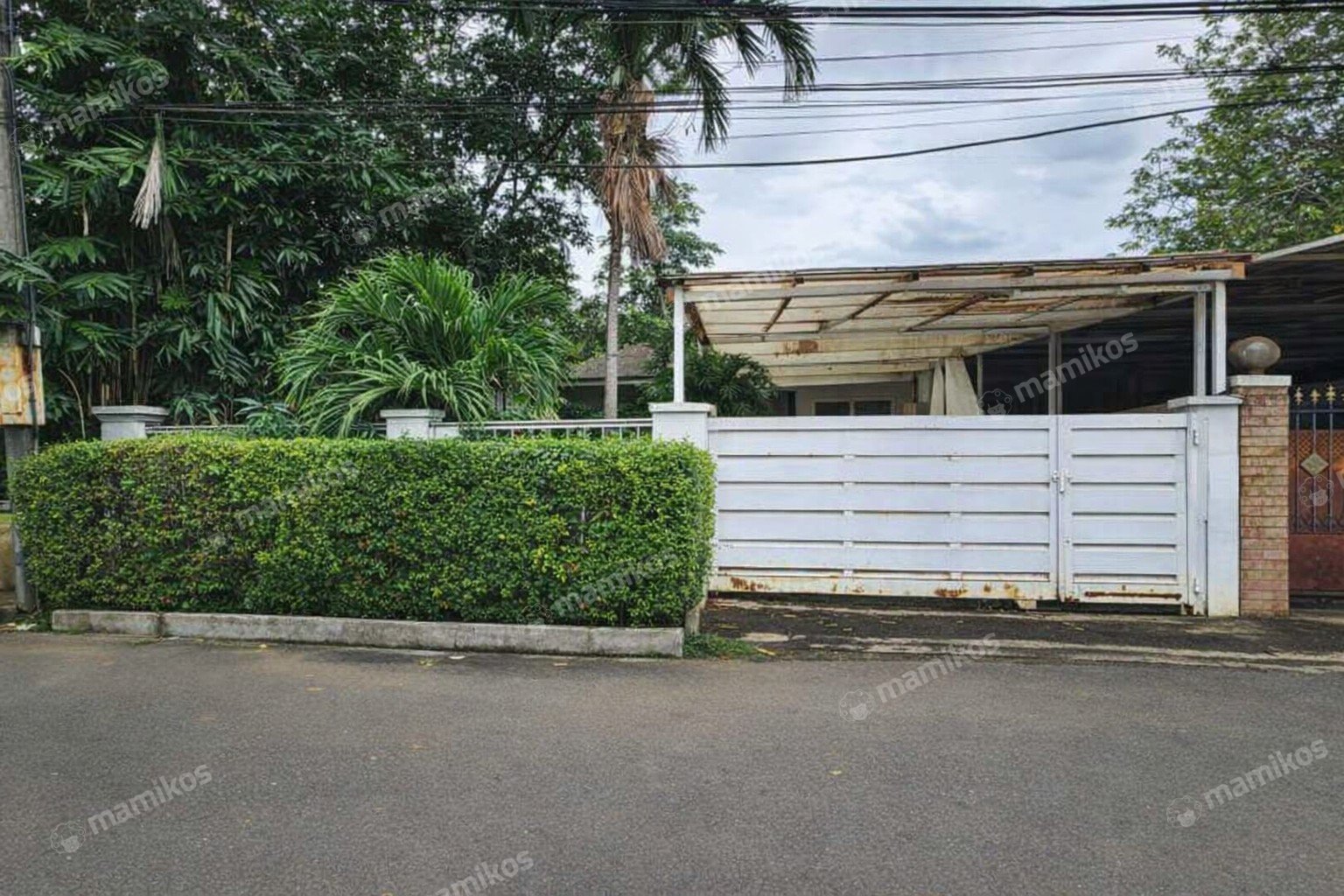 Rumah Sertifikat SHM 6 Kamar Tidur 5 Kamar Mandi Kramat Jati Jakarta Timur