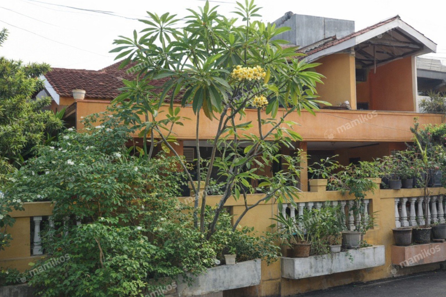 Rumah Sertifikat SHM 6 Kamar Tidur 3 Kamar Mandi Pulomas Jakarta Timur
