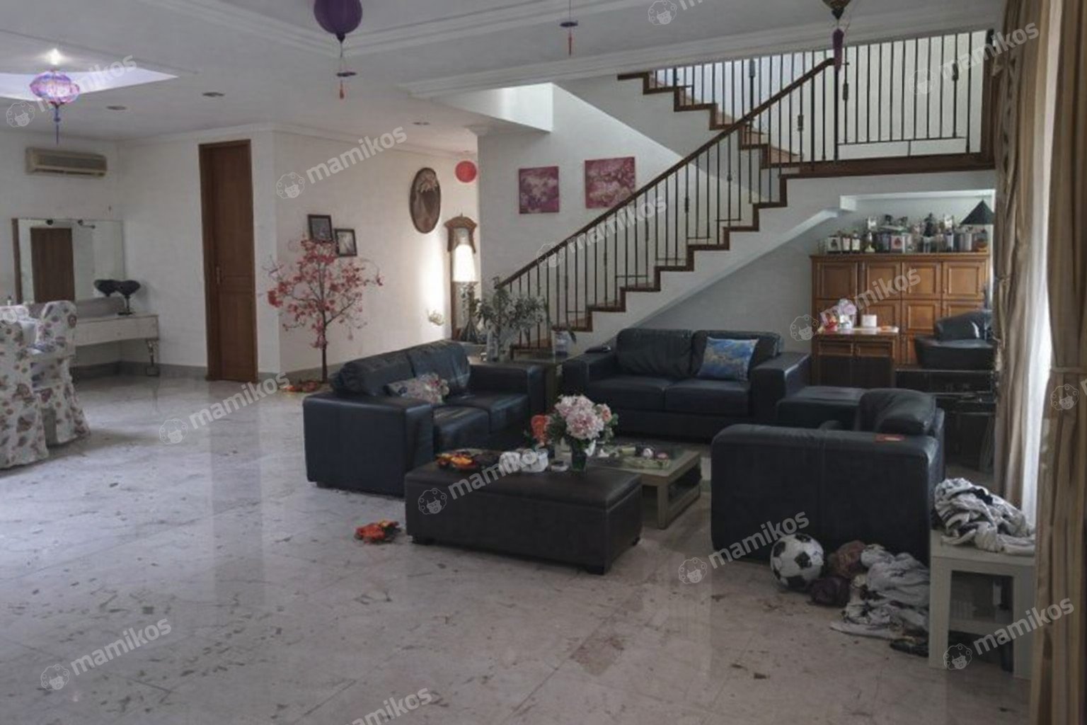 Rumah Sertifikat SHM 4 Kamar Tidur 4 Kamar Mandi Kembangan Jakarta Barat