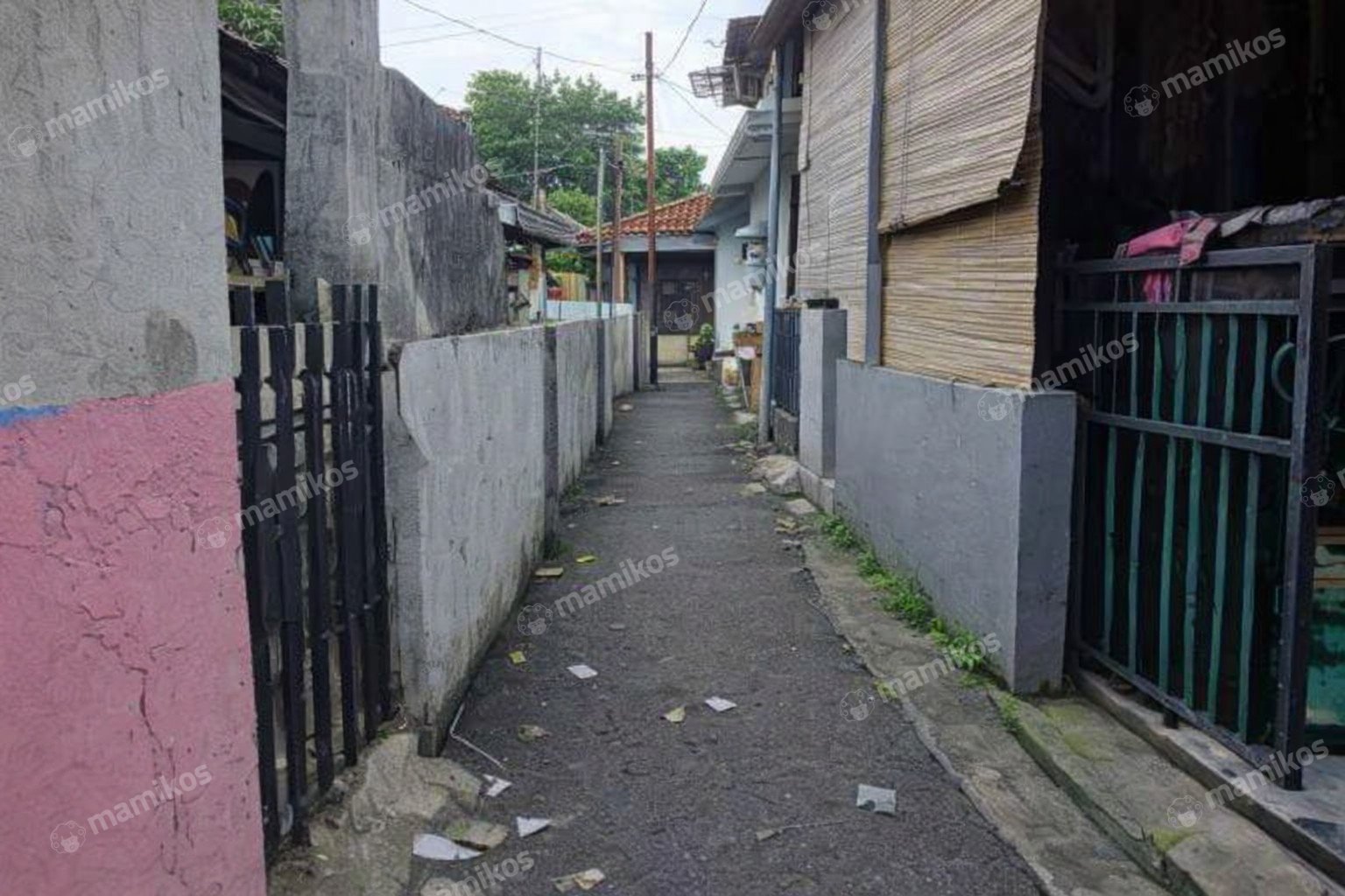 Rumah Sertifikat SHM 5 Kamar Tidur 5 Kamar Mandi Kramat Jati Jakarta Timur