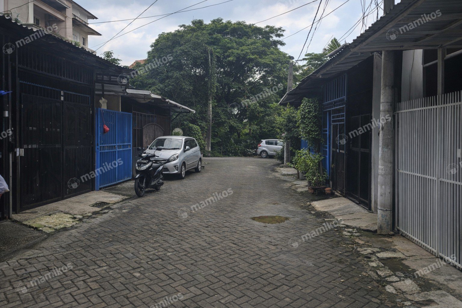 Rumah Sertifikat SHM 2 Kamar Tidur 2 Kamar Mandi Taman Palem Jakarta Barat