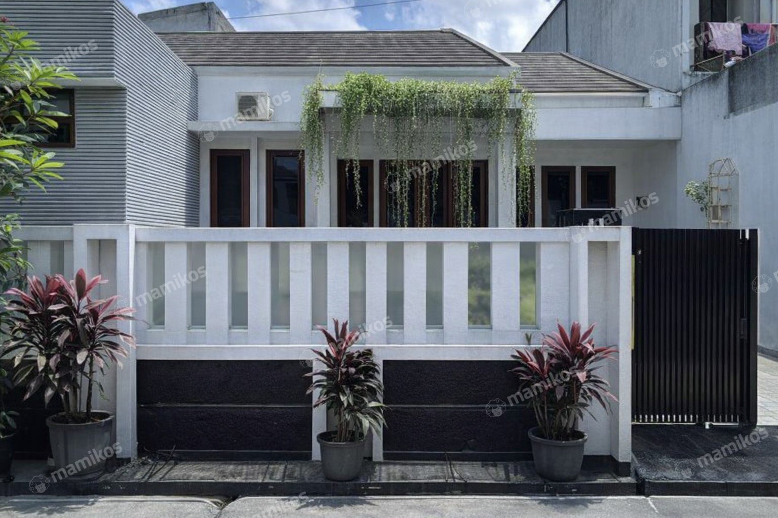 Rumah Sertifikat SHM 3 Kamar Tidur 3 Kamar Mandi Cirendeu Jakarta Selatan
