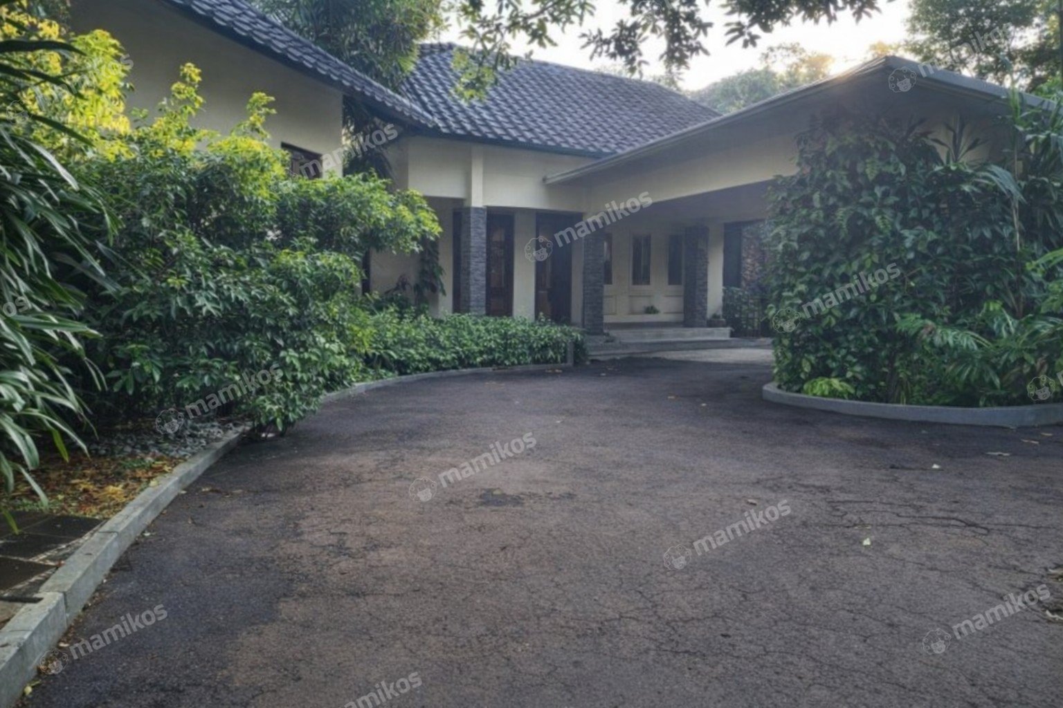 Rumah Sertifikat SHM 6 Kamar Tidur 6 Kamar Mandi Cilandak Jakarta Selatan