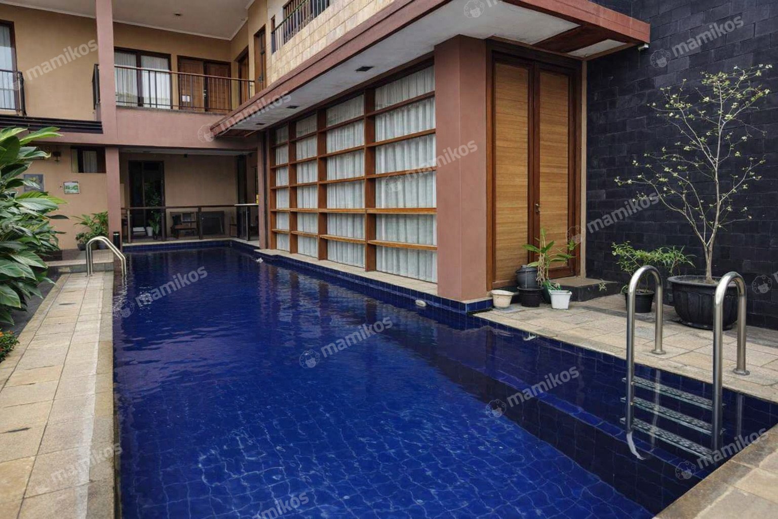 Rumah Sertifikat SHM 6 Kamar Tidur 5 Kamar Mandi Lubang Buaya Jakarta Timur