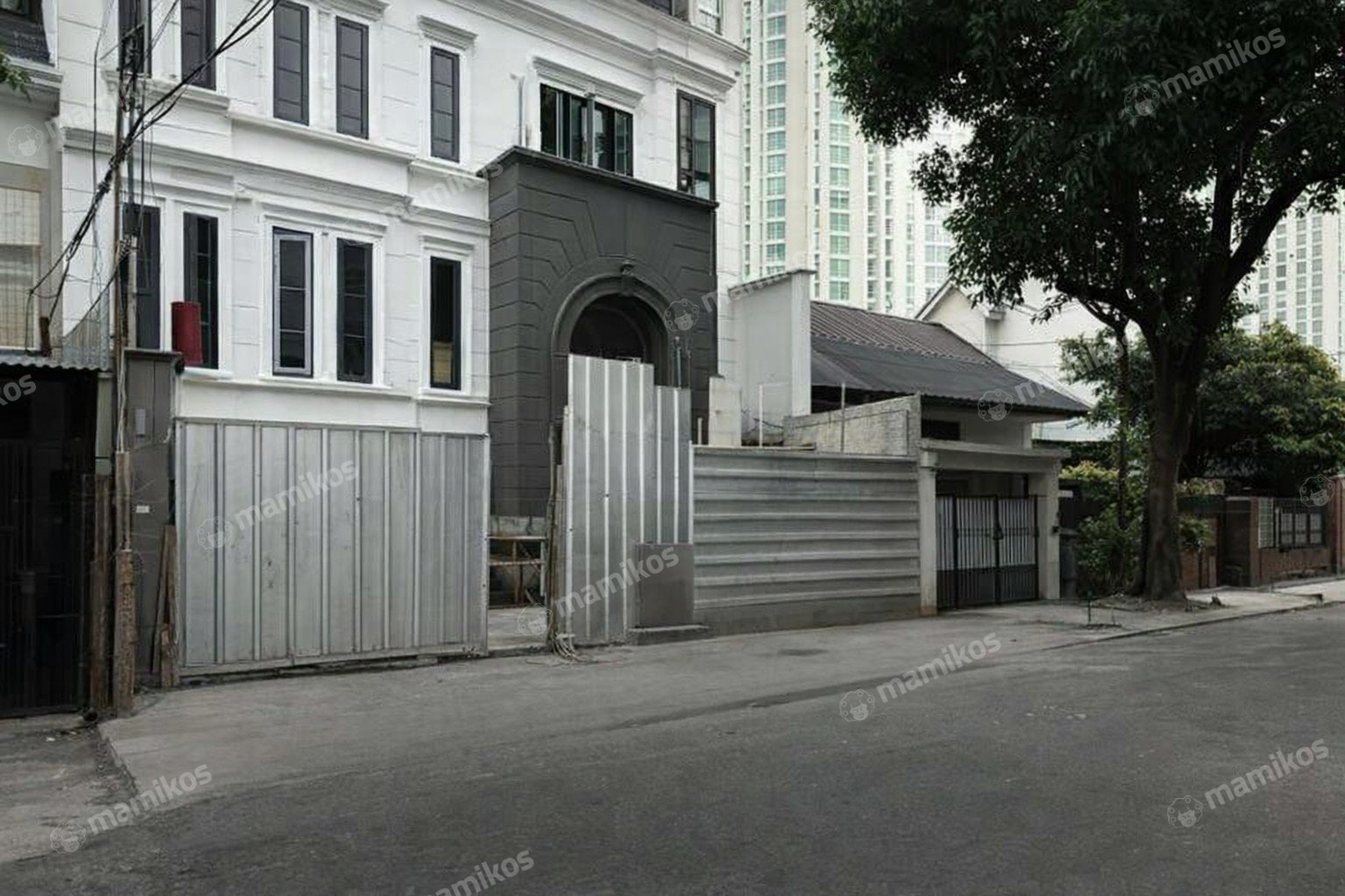 Rumah Sertifikat SHM 3 Kamar Tidur 5 Kamar Mandi Kebayoran Baru Jakarta Selatan