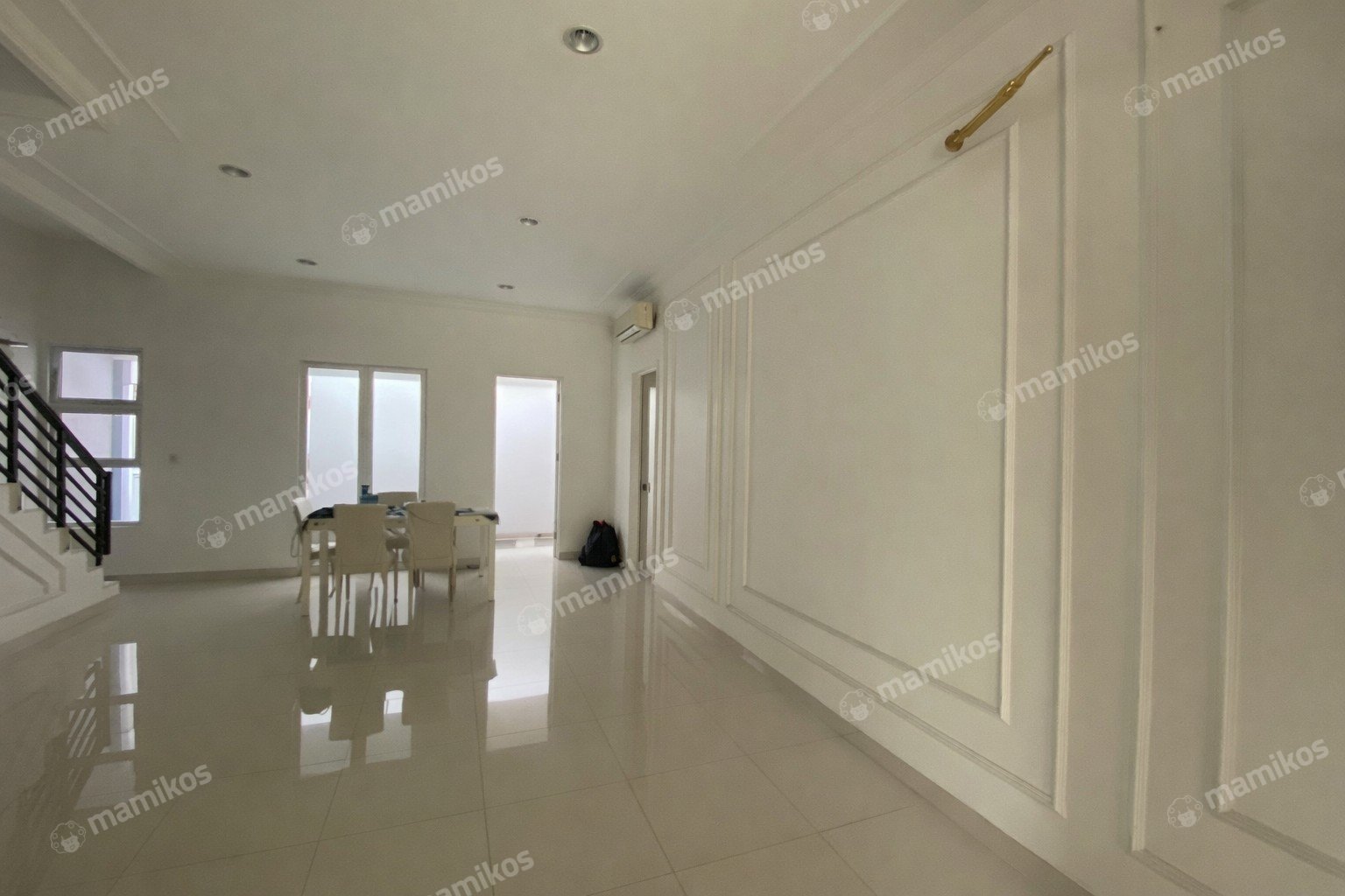 Rumah Sertifikat SHM 4 Kamar Tidur 3 Kamar Mandi Kelapa Gading Jakarta Utara - Photo 2