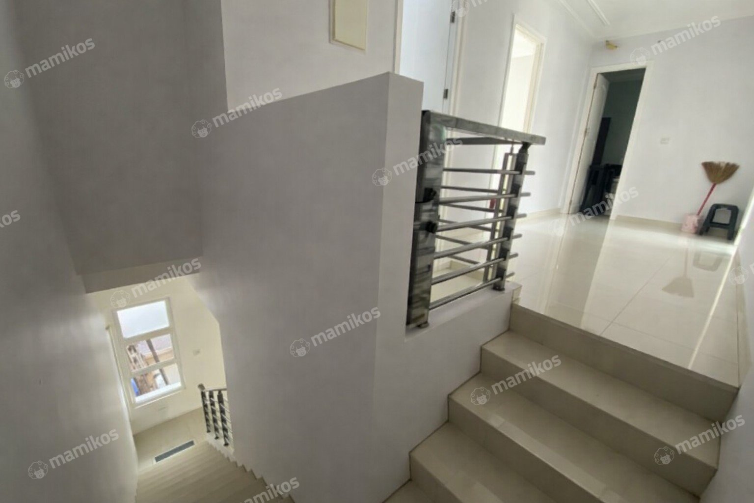 Rumah Sertifikat SHM 4 Kamar Tidur 3 Kamar Mandi Kelapa Gading Jakarta Utara - Photo 4