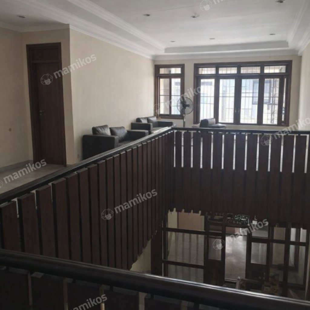 Rumah 5 Kamar Tidur 5 Kamar Mandi 3 Lantai Kayu Putih Jakarta Timur - Photo 4