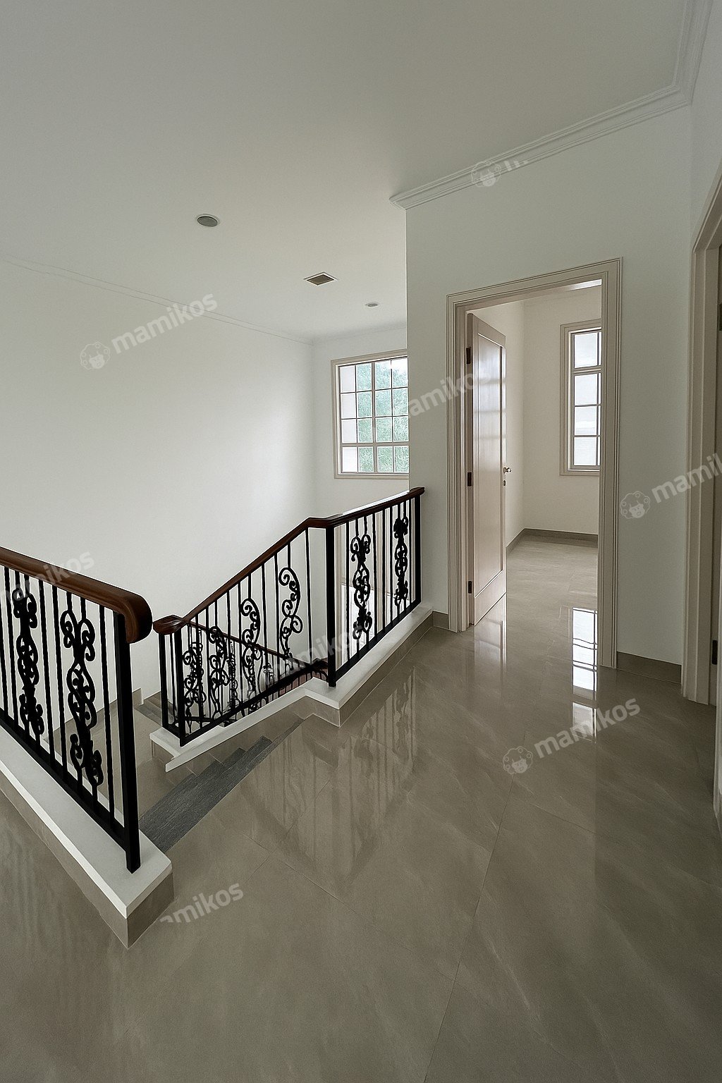 Rumah Sertifikat SHM 4 Kamar Tidur 4 Kamar Mandi Legenda Wisata Jakarta Timur - Photo 4