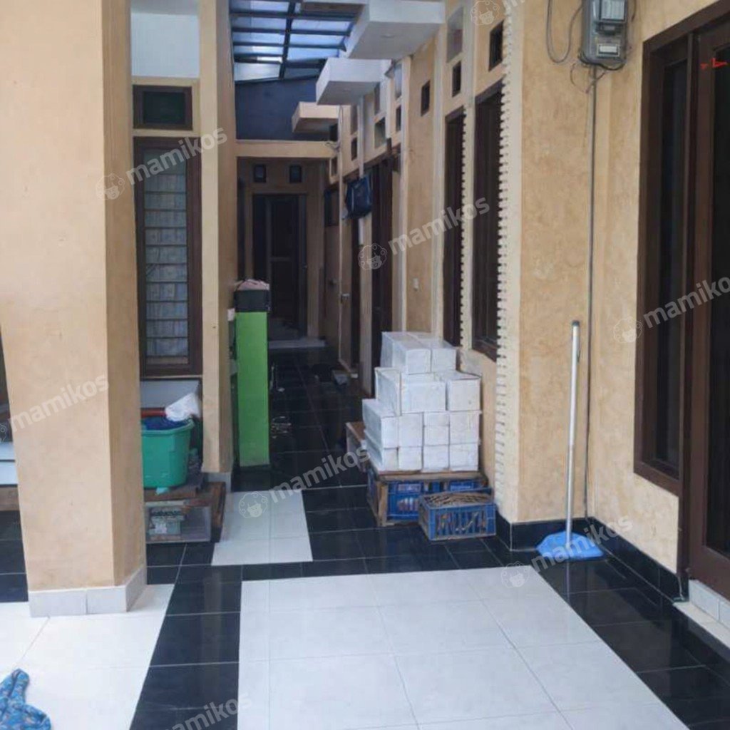 Rumah Sertifikat SHM 6 Kamar Tidur 3 Kamar Mandi Utan Kayu Jakarta Timur - Photo 4