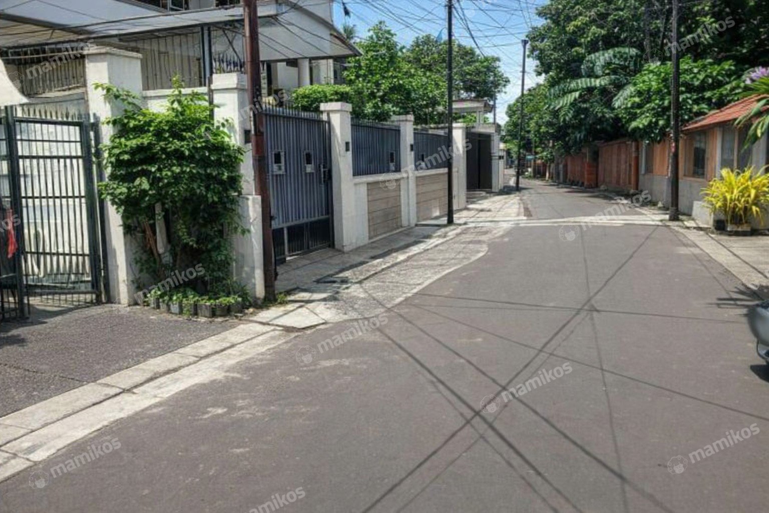 Rumah Sertifikat SHM 4 Kamar Tidur 3 Kamar Mandi Kemanggisan Jakarta Barat