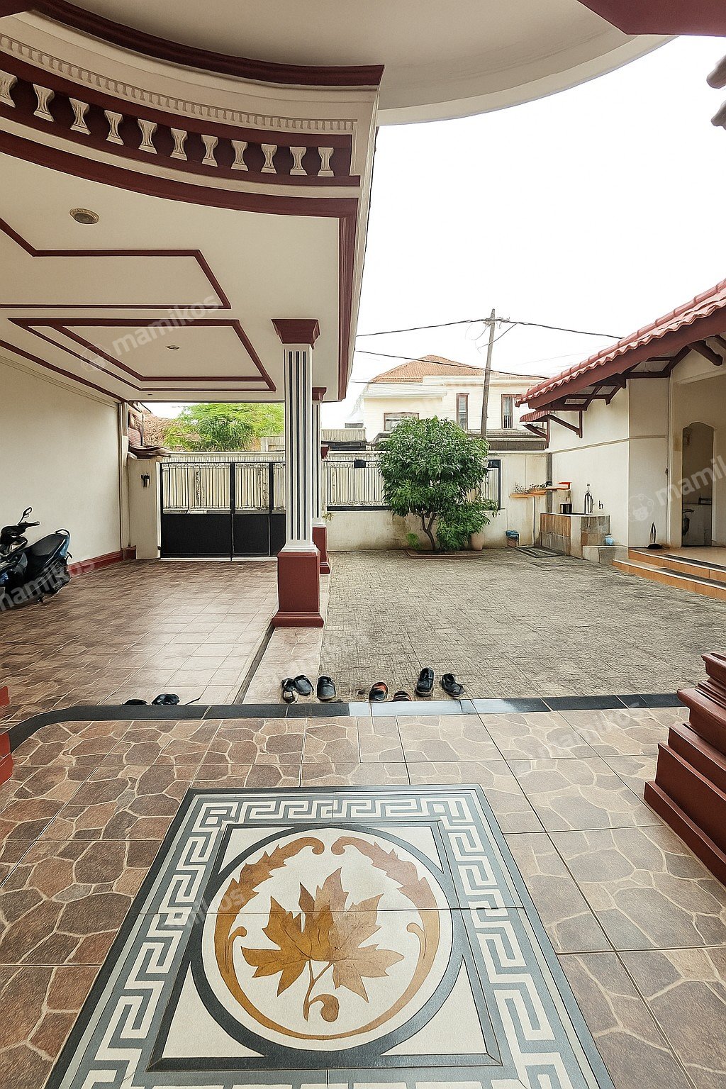 Rumah Sertifikat SHM 3 Kamar Tidur 3 Kamar Mandi Kebon Jeruk Jakarta Barat - Photo 2