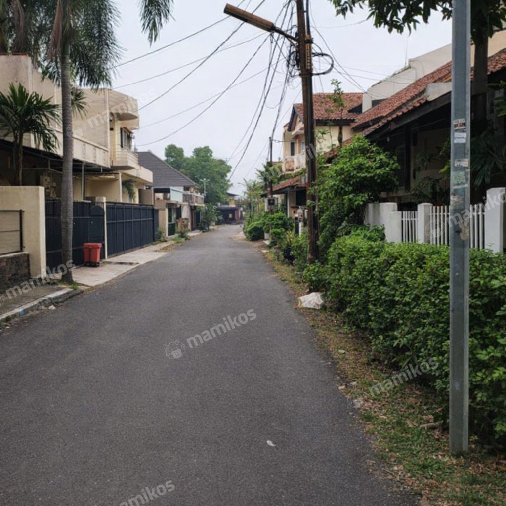 Rumah Sertifikat SHM 3 Kamar Tidur 2 Kamar Mandi Puri Indah Jakarta Barat - Photo 3