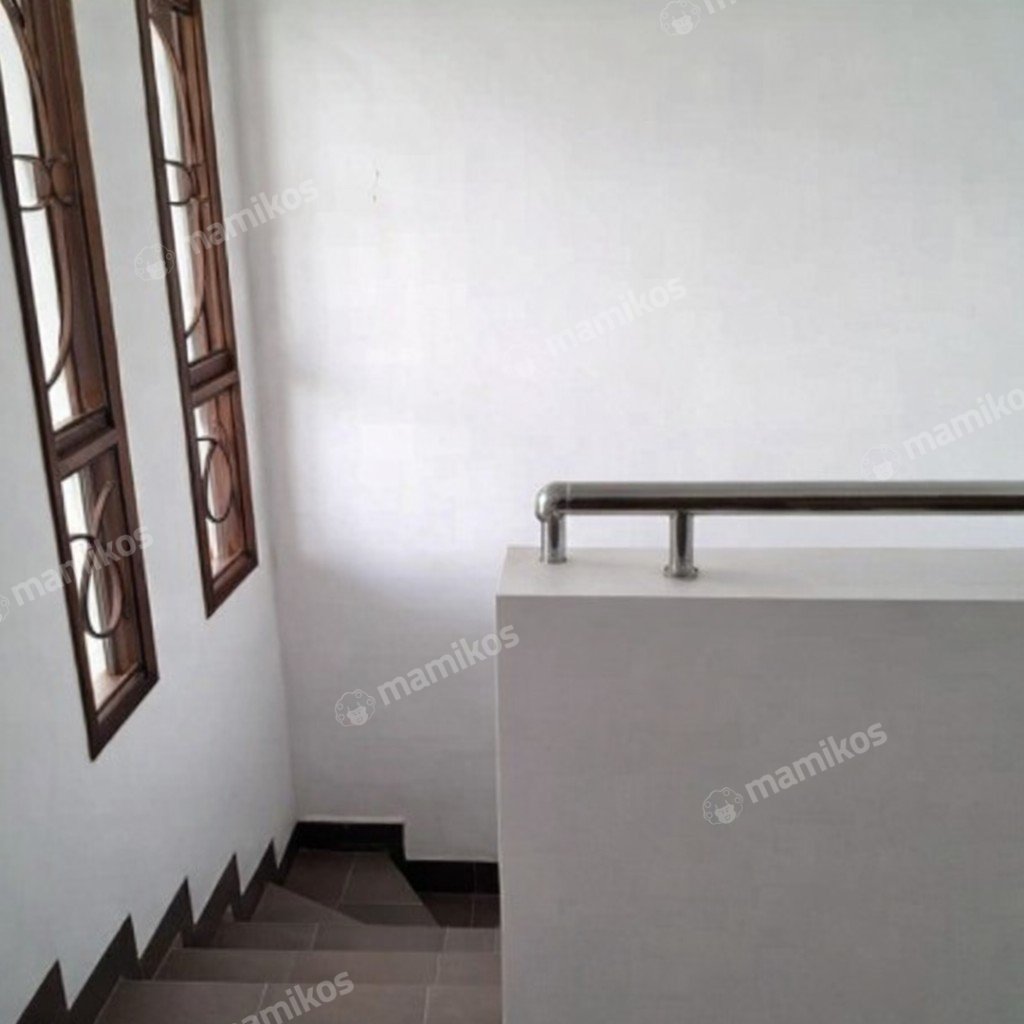Rumah Sertifikat SHM 4 Kamar Tidur 2 Kamar Mandi Kembangan Jakarta Barat - Photo 2