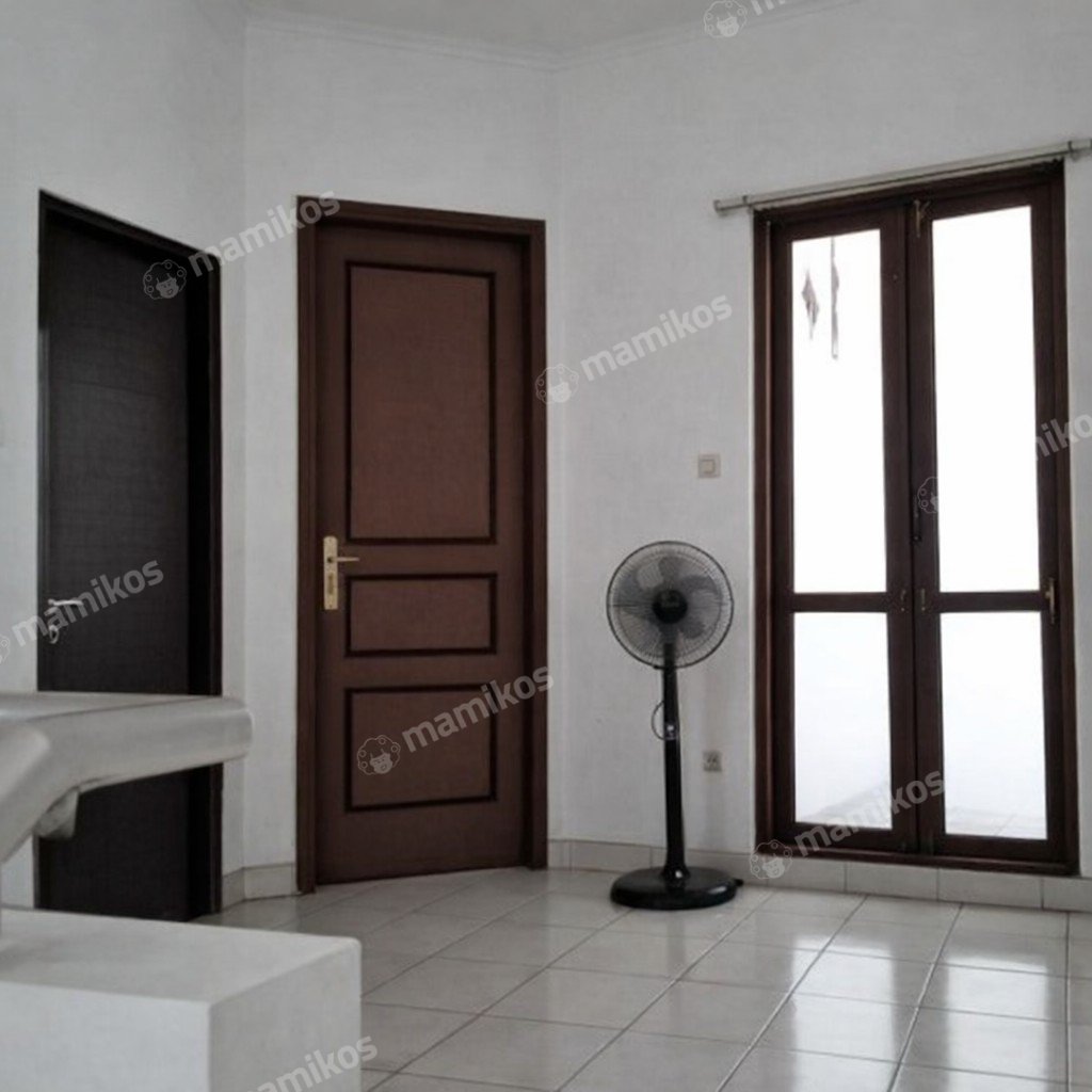Rumah Sertifikat SHM 4 Kamar Tidur 2 Kamar Mandi Kembangan Jakarta Barat - Photo 3