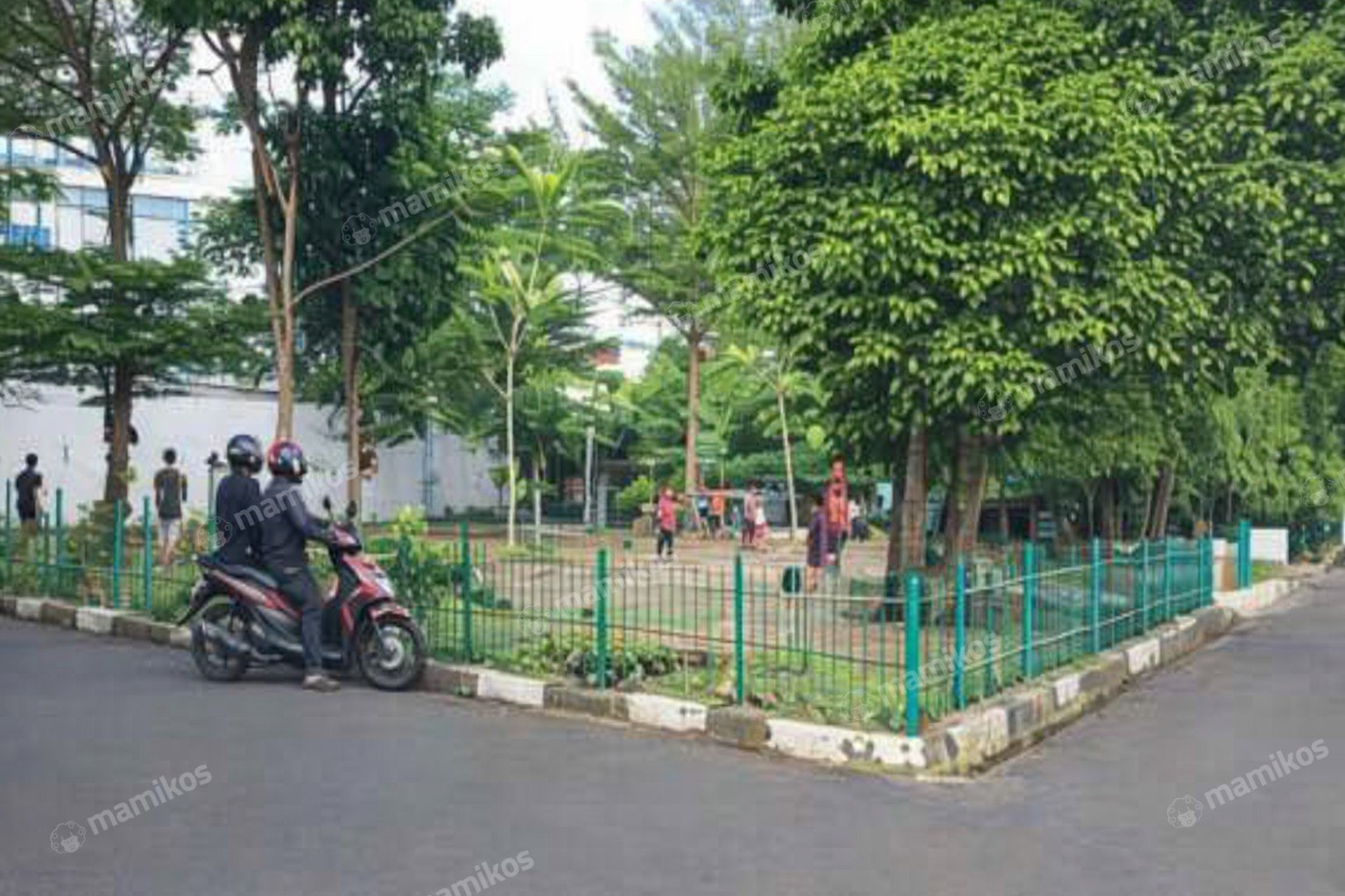 Rumah Sertifikat SHM 23 Kamar Tidur 23 Kamar Mandi Utan Kayu Jakarta Timur - Photo 5