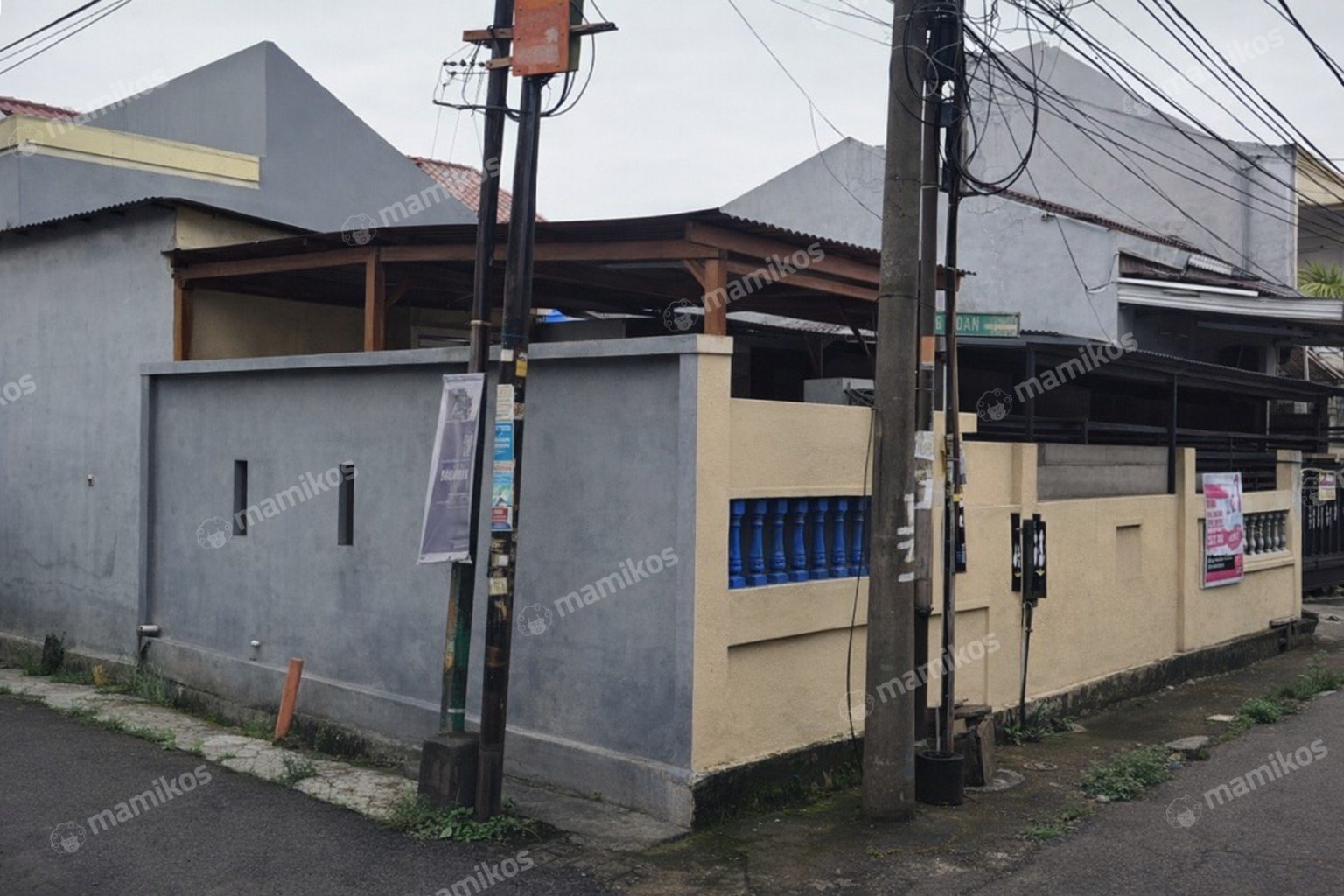Rumah Sertifikat SHM 4 Kamar Tidur 2 Kamar Mandi Bojong Indah Jakarta Barat