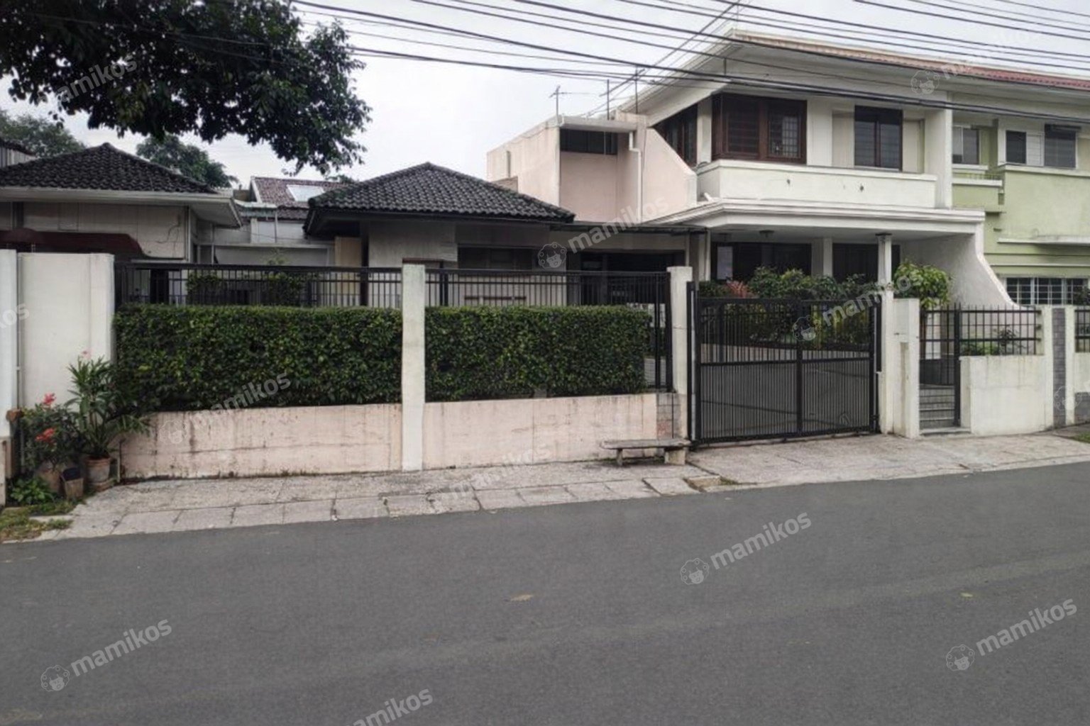Rumah Sertifikat SHM 6 Kamar Tidur 7 Kamar Mandi Kedoya Jakarta Barat - Photo 2
