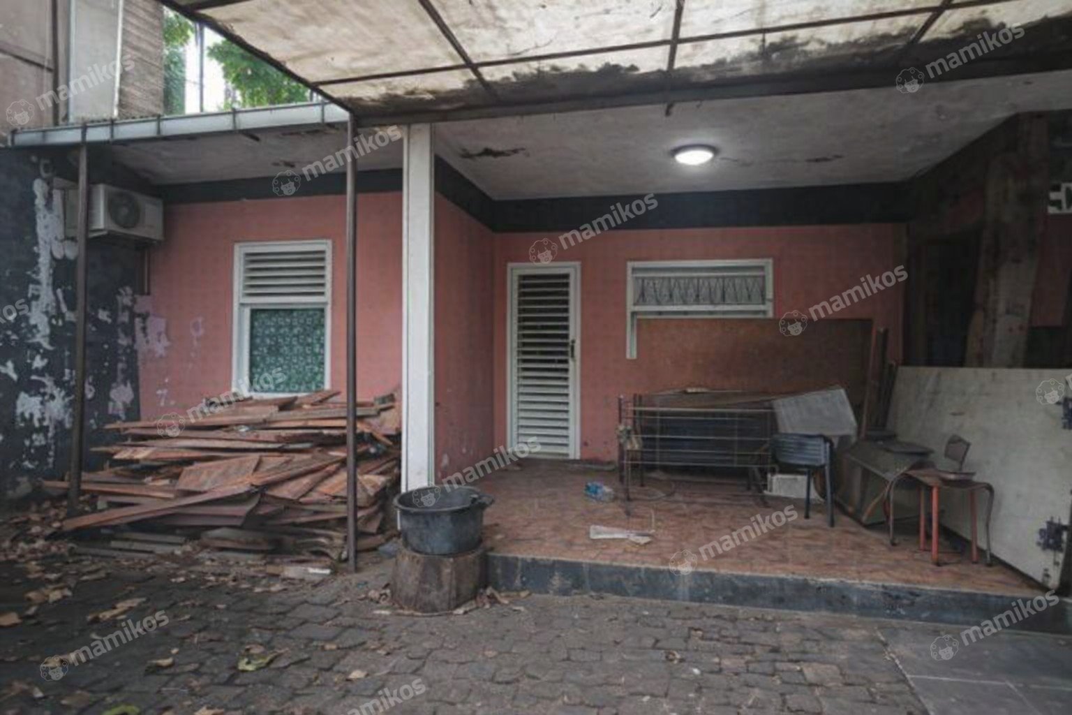 Rumah Sertifikat SHM 5 Kamar Tidur 2 Kamar Mandi Kebayoran Baru Jakarta Selatan