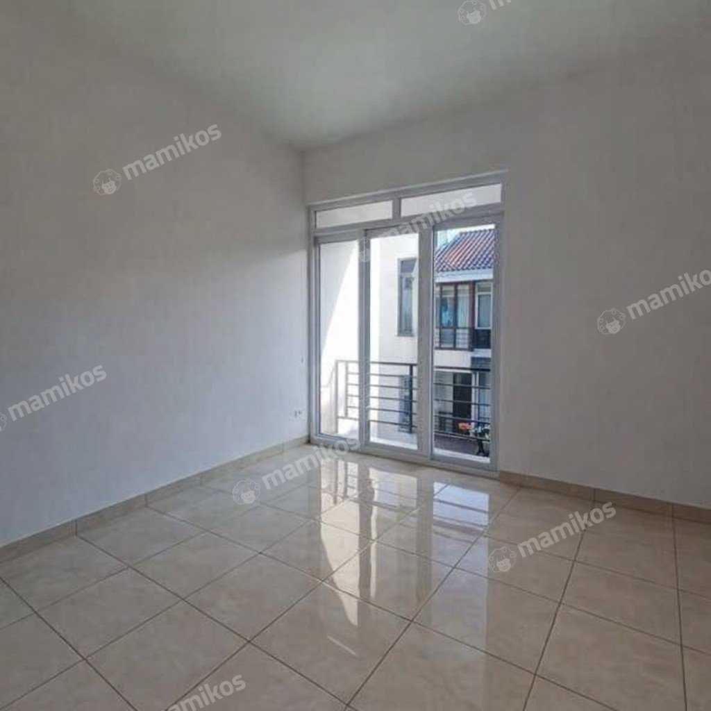 Rumah Sertifikat HGB 2 Kamar Tidur 2 Kamar Mandi Taman Surya Jakarta Barat - Photo 4
