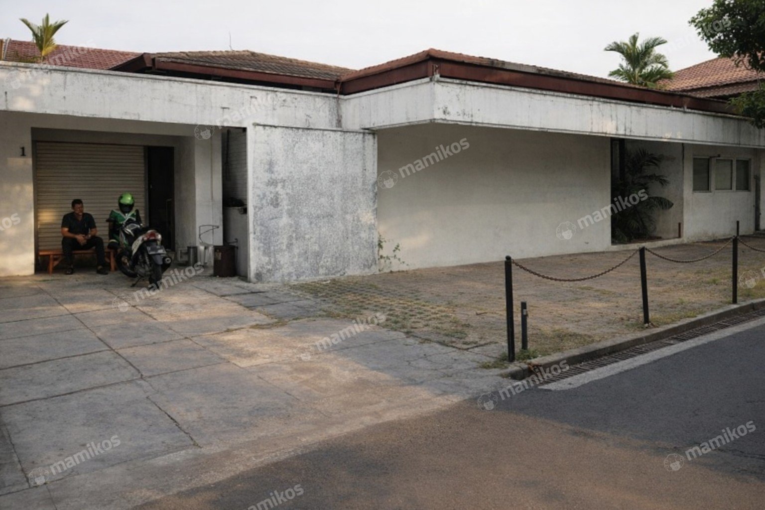 Rumah 10 Kamar Tidur 4 Kamar Mandi 1 Lantai Kemang Jakarta Selatan