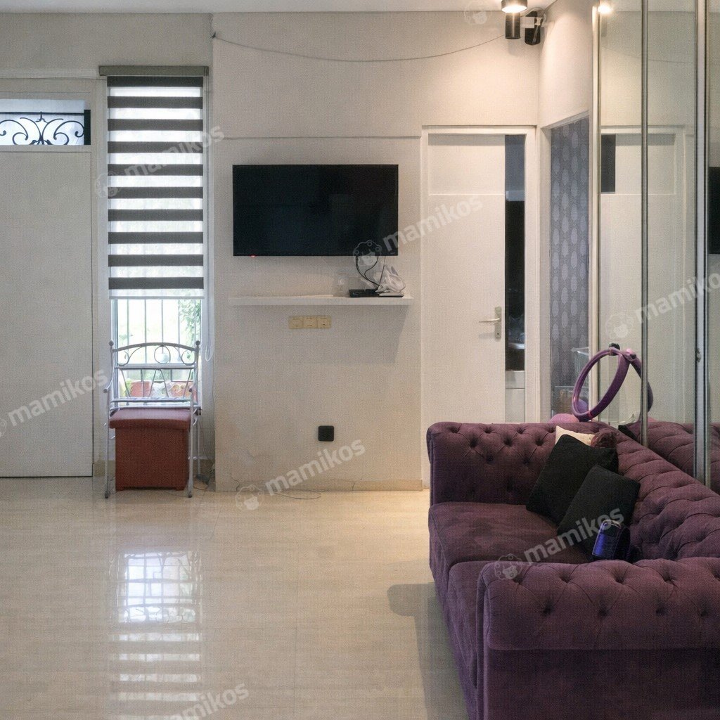 Rumah Sertifikat SHM 4 Kamar Tidur 3 Kamar Mandi Green Lake City Jakarta Barat - Photo 2