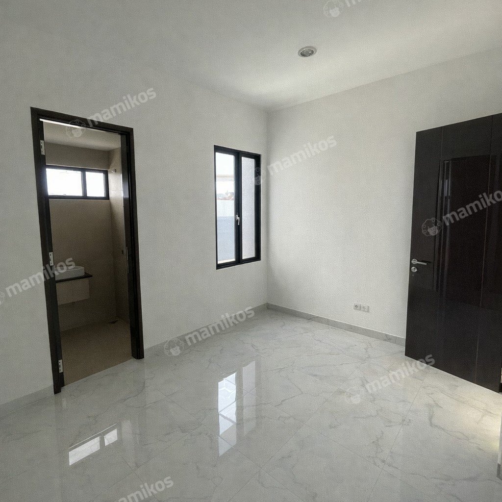 Rumah Sertifikat PPJB 4 Kamar Tidur 4 Kamar Mandi Pantai Indah Kapuk Jakarta Utara - Photo 2