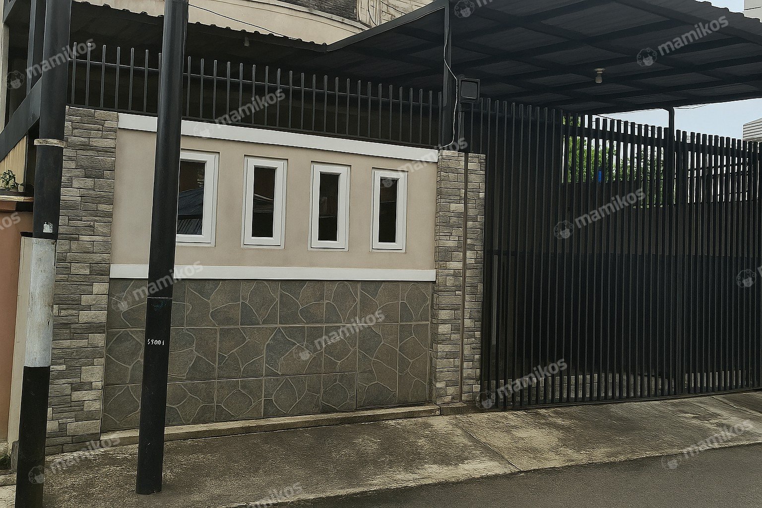 Rumah Sertifikat SHM 5 Kamar Tidur 3 Kamar Mandi Kav DKI Jakarta Barat