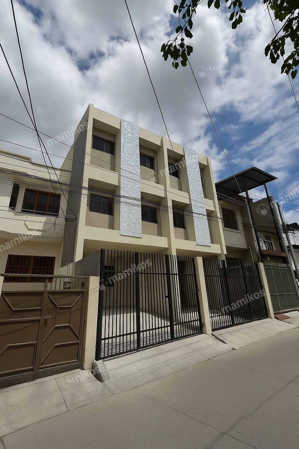 Rumah Sertifikat SHM 4 Kamar Tidur 4 Kamar Mandi Kebon Jeruk Jakarta Barat - Photo 2