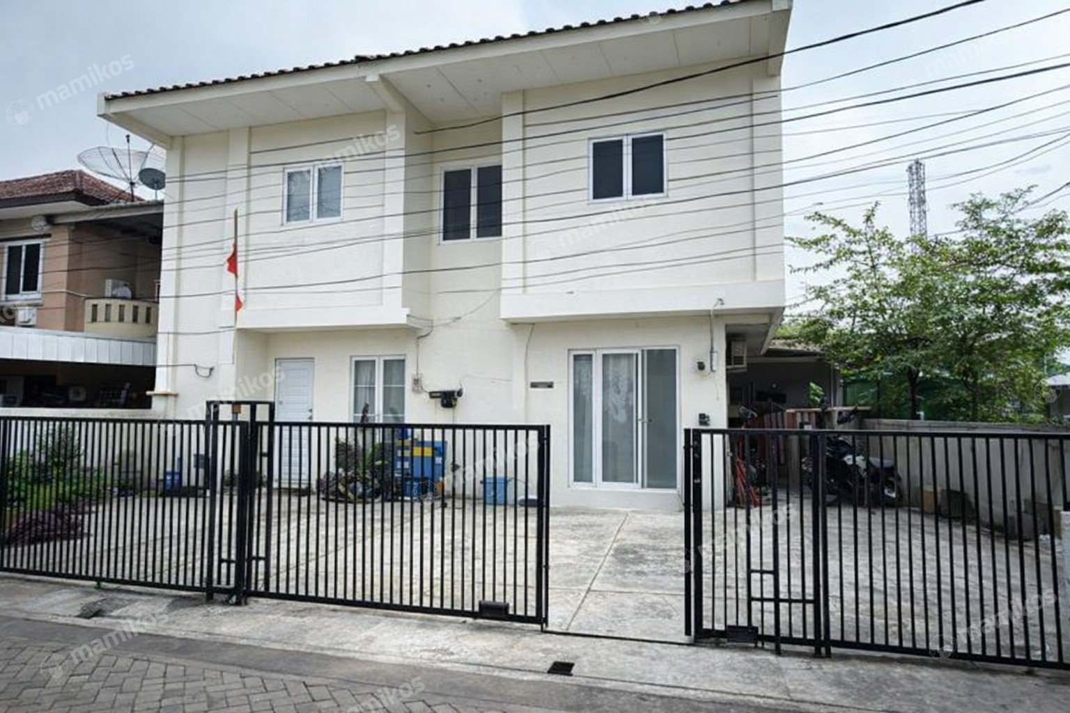 Rumah Sertifikat SHM 6 Kamar Tidur 4 Kamar Mandi Pegadungan Jakarta Barat