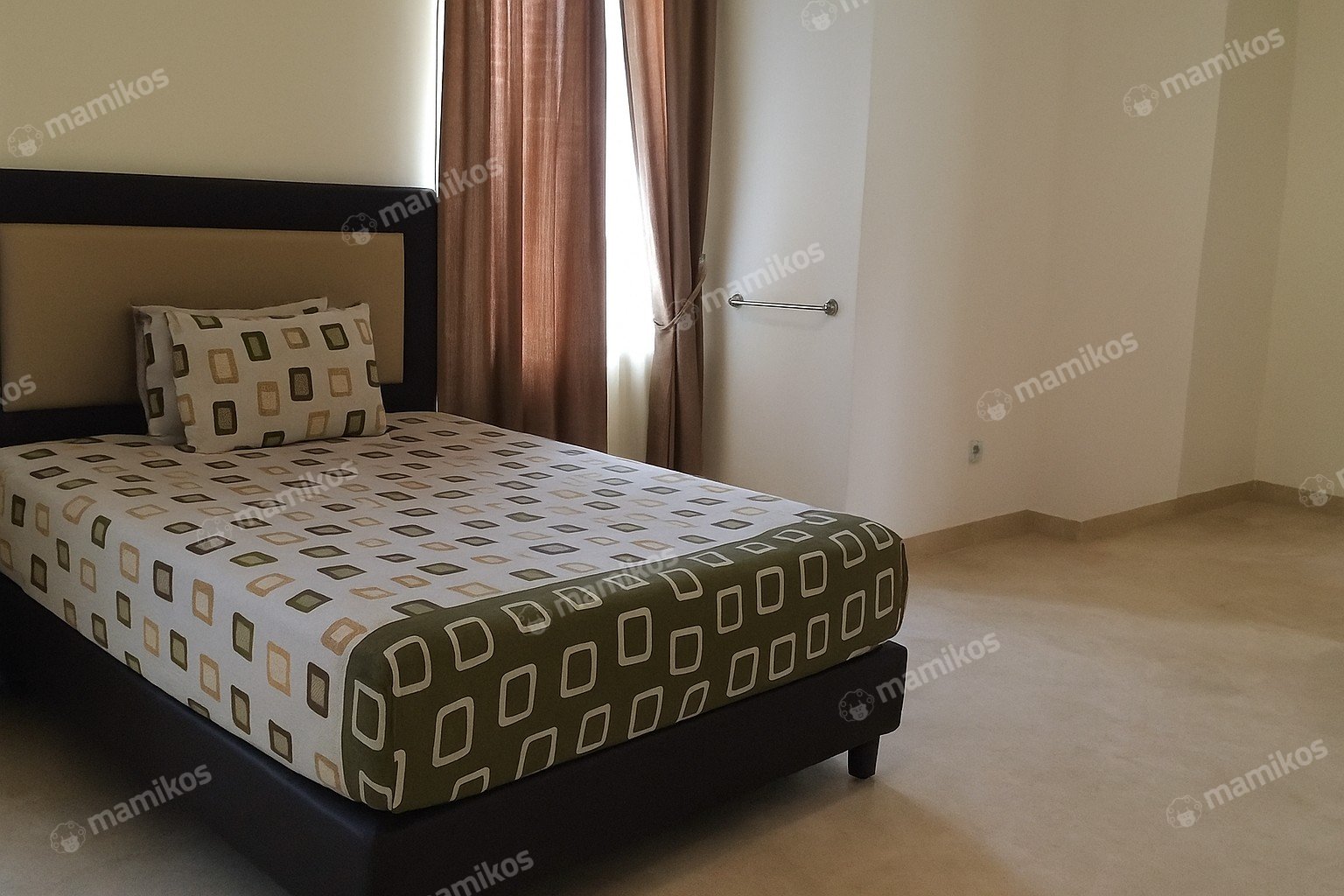 Rumah Sertifikat SHM 4 Kamar Tidur 4 Kamar Mandi Cibubur Jakarta Timur - Photo 4