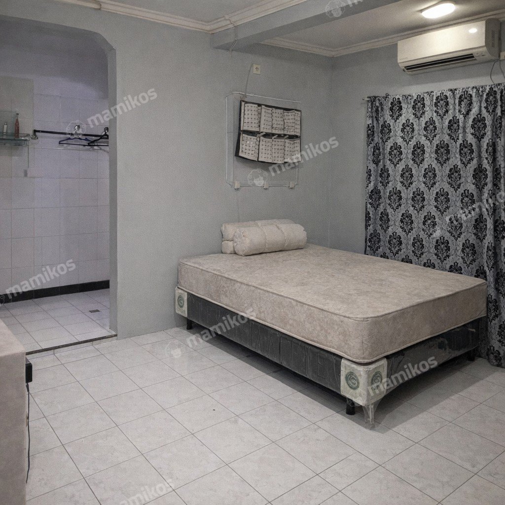 Rumah Sertifikat SHM 15 Kamar Tidur 8 Kamar Mandi Gudang Peluru Jakarta Selatan - Photo 4