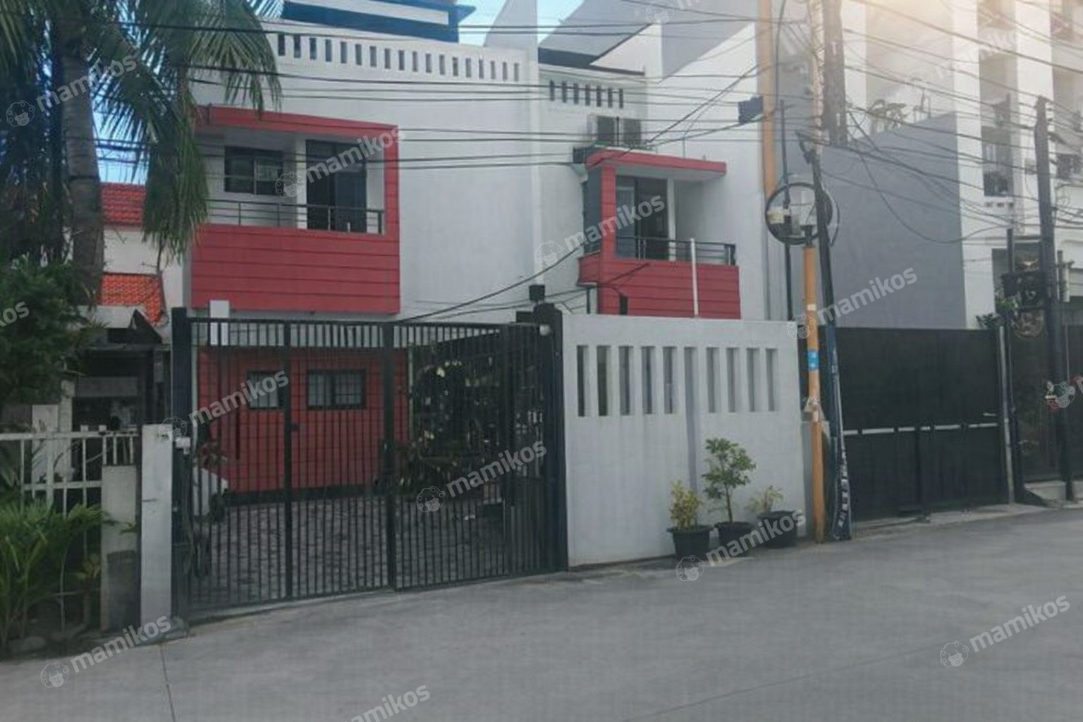 Rumah Sertifikat SHM 4 Kamar Tidur 4 Kamar Mandi Jelambar Jakarta Barat