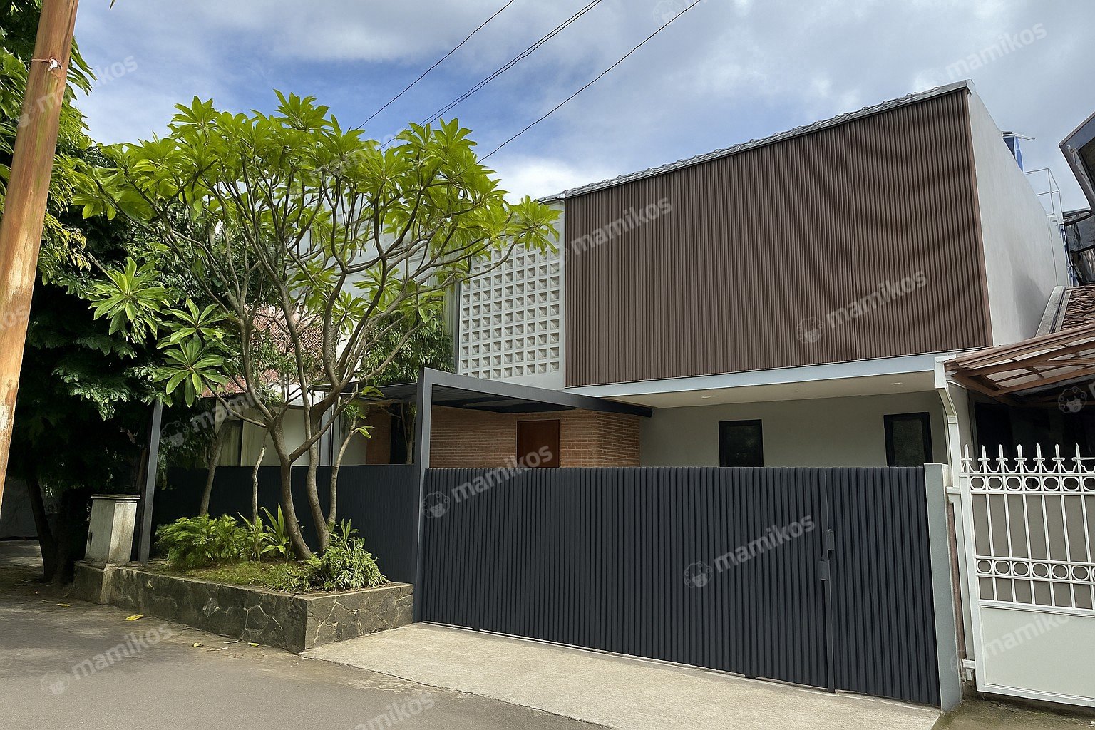 Rumah Sertifikat SHM 3 Kamar Tidur 4 Kamar Mandi Lebak Bulus Jakarta Selatan