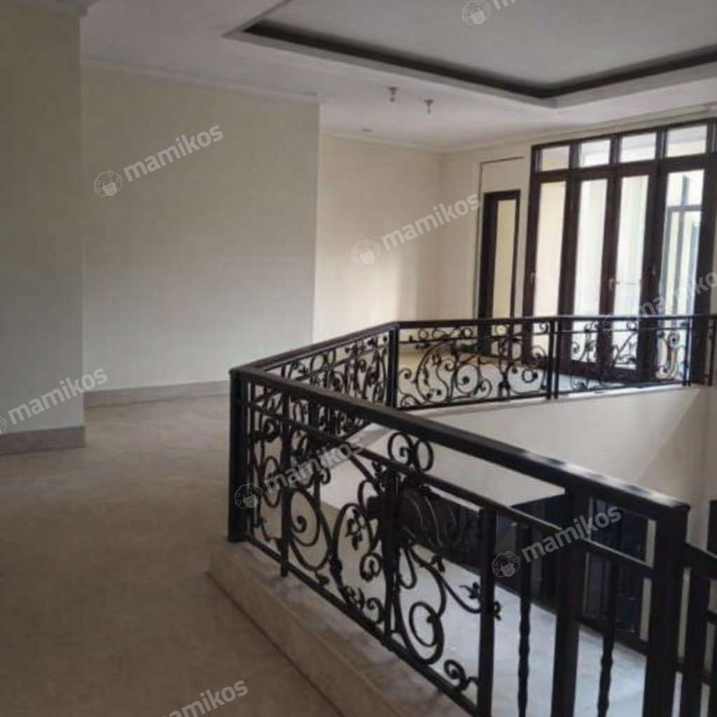 Rumah Sertifikat SHM 4 Kamar Tidur 4 Kamar Mandi Senopati Jakarta Selatan - Photo 2