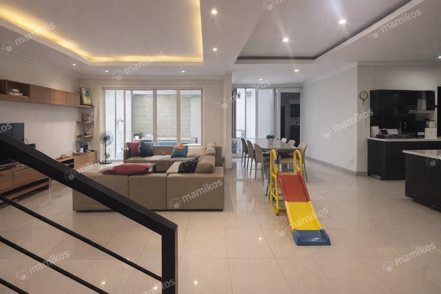 Rumah Sertifikat SHM 5 Kamar Tidur 5 Kamar Mandi Kelapa Gading Jakarta Utara - Photo 2