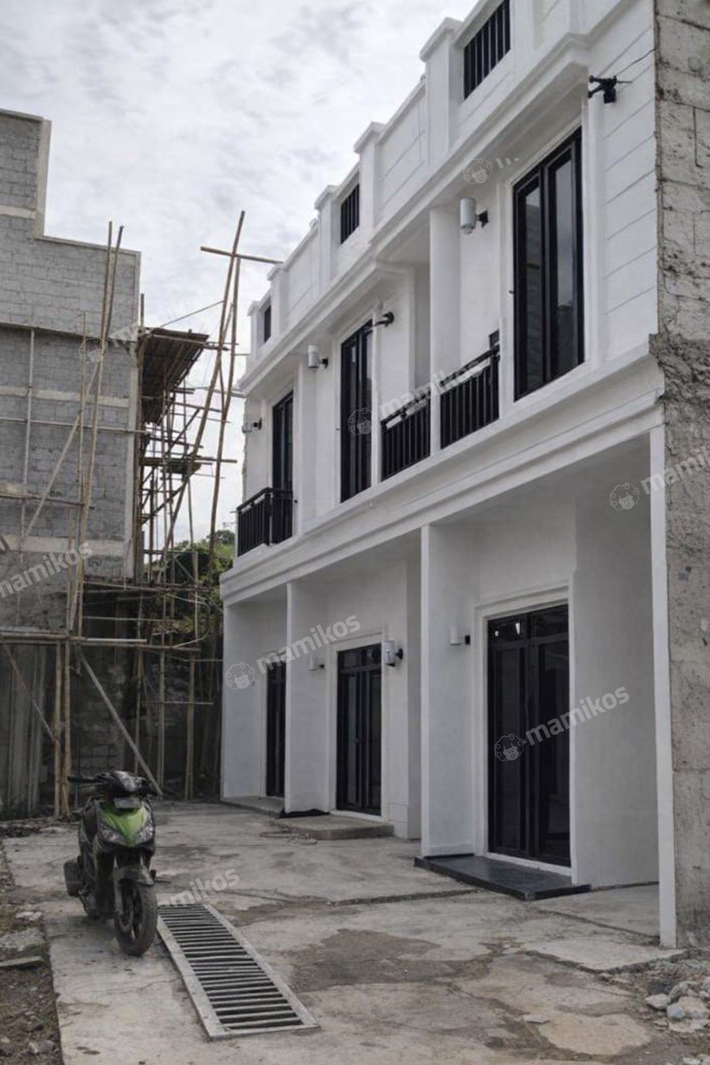 Rumah Sertifikat SHM 3 Kamar Tidur 3 Kamar Mandi Condet Jakarta Timur - Photo 2