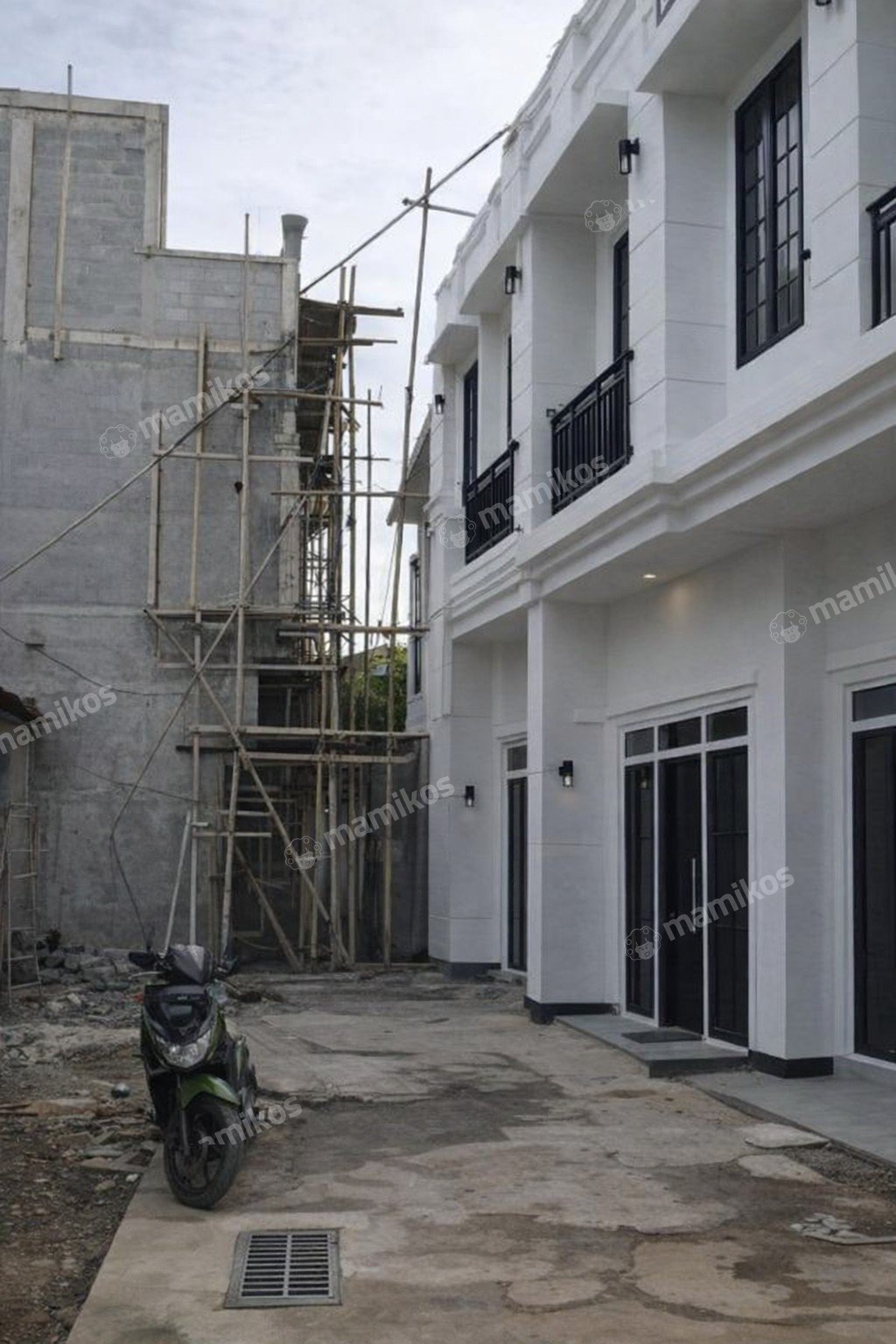 Rumah Sertifikat SHM 3 Kamar Tidur 3 Kamar Mandi Condet Jakarta Timur - Photo 3