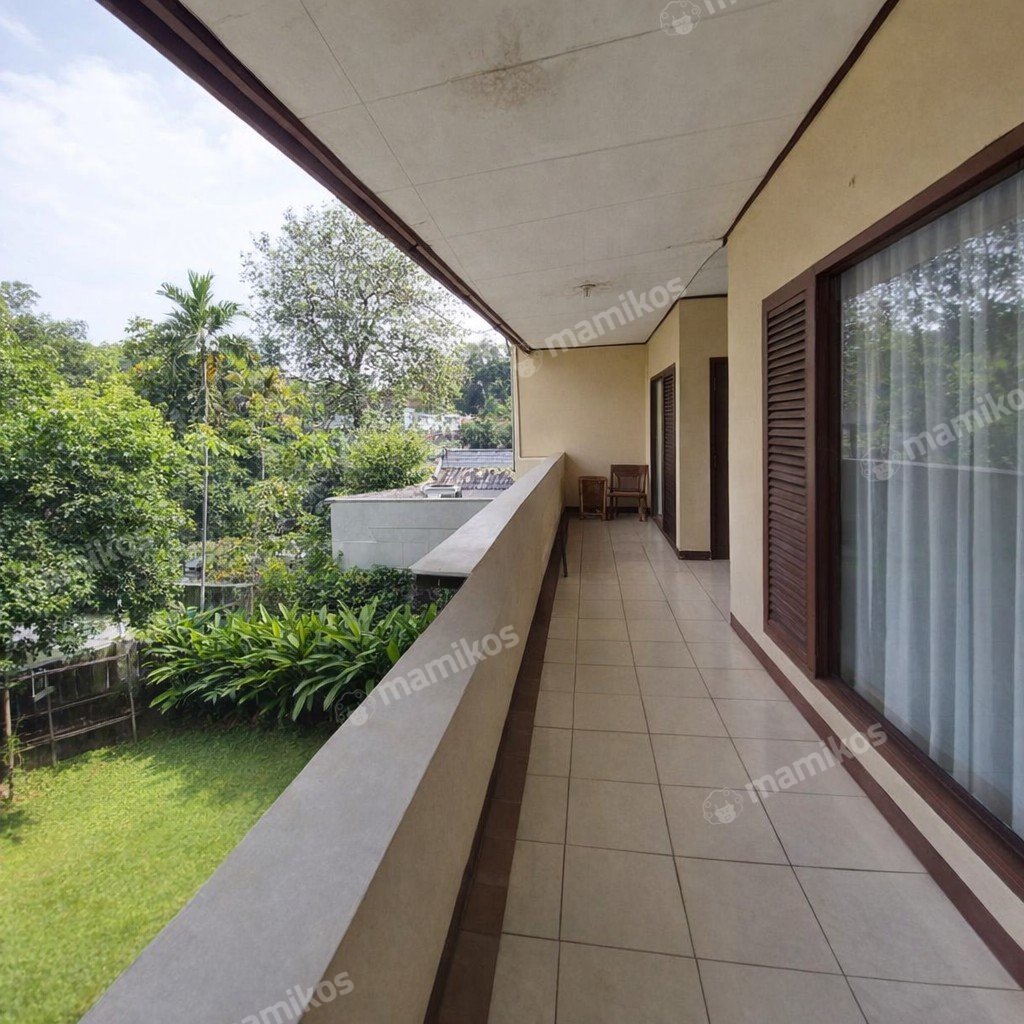 Rumah Sertifikat SHM 9 Kamar Tidur 9 Kamar Mandi Kebayoran Baru Jakarta Selatan - Photo 4