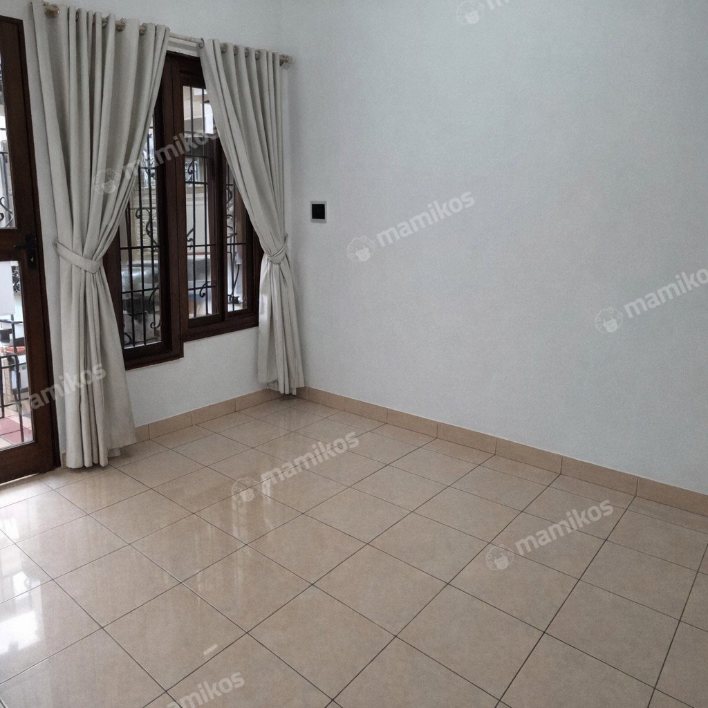 Rumah Sertifikat SHM 3 Kamar Tidur 2 Kamar Mandi Jatinegara Jakarta Timur - Photo 3