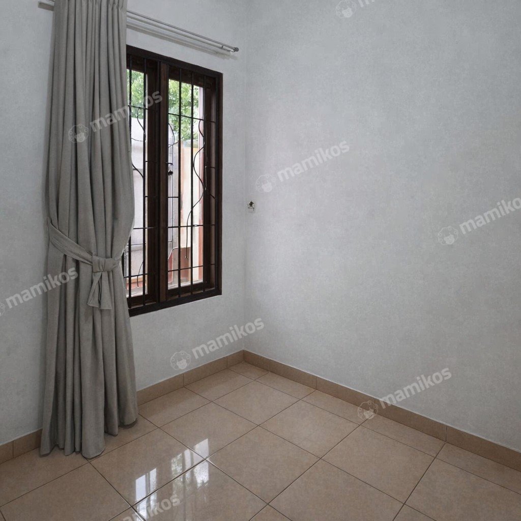 Rumah Sertifikat SHM 3 Kamar Tidur 2 Kamar Mandi Jatinegara Jakarta Timur - Photo 4