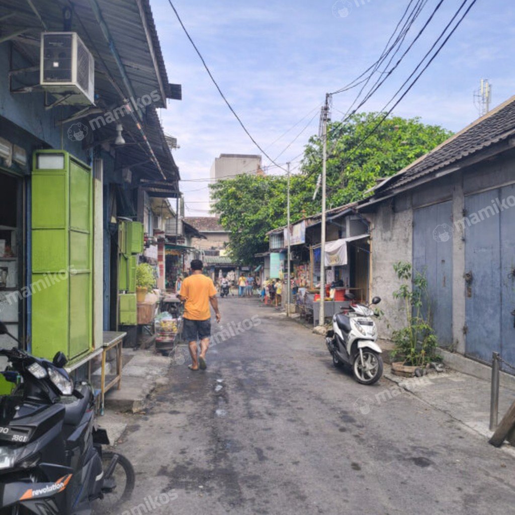 Rumah 4 Kamar Tidur 5 Kamar Mandi Tambora Jakarta Barat - Photo 5