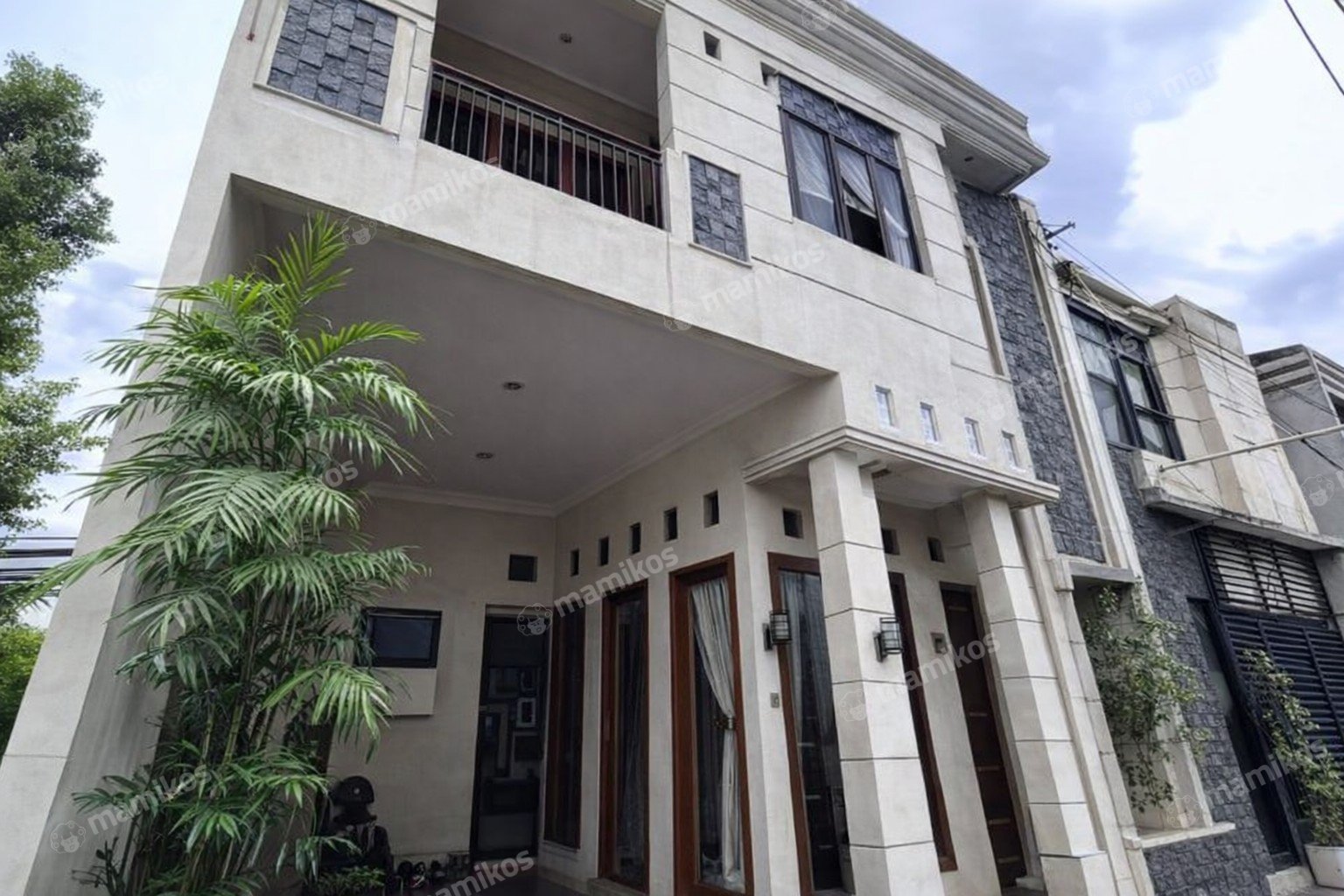 Rumah Sertifikat SHM 5 Kamar Tidur 4 Kamar Mandi Pasar Rebo Jakarta Timur