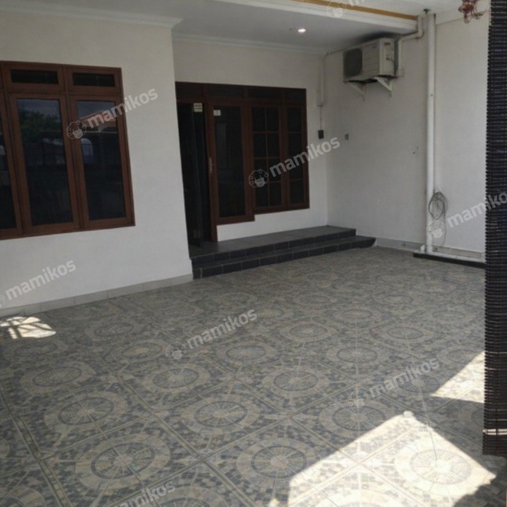 Rumah Sertifikat SHM 7 Kamar Tidur 3 Kamar Mandi Pos Pengumben Jakarta Barat - Photo 3