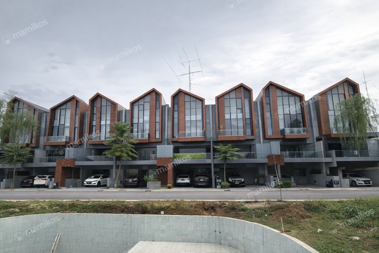 Rumah Sertifikat SHM 4 Kamar Tidur 4 Kamar Mandi Fatmawati Jakarta Selatan