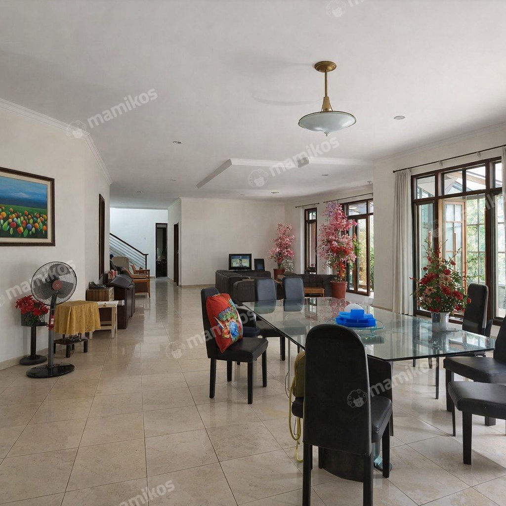 Rumah Sertifikat SHM 5 Kamar Tidur 5 Kamar Mandi Kebon Jeruk Jakarta Barat - Photo 2