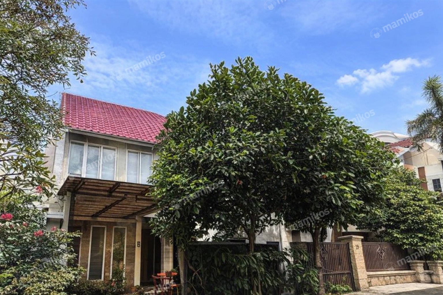 Rumah Sertifikat SHM 3 Kamar Tidur 3 Kamar Mandi Lebak Bulus Jakarta Selatan
